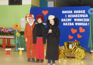 Na stacji Gargamelowo pojawili się: Gargamel - Cyprian Kotynia, pomocnik Gargamela Huck - Bartosz Kanicki i Klakier - Dawid Siłka. Życzyli gościom zdrówka i spokoju wiele w dzień powszedni i w niedzielę.