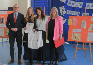 Pierwsze miejsce - Wiktoria Rybińska - klasa 7b (kategoria klas 7-8).