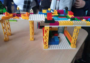 Kontrukcja z klocków Lego