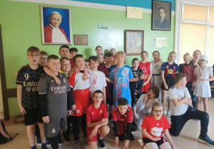 Uczniowie klas czwartych.