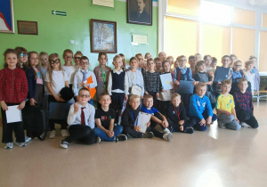 Uczniowie klas pierszych.