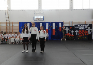 Uczennice podczas akademii