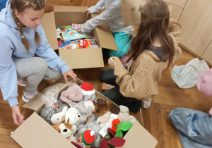 Pakowanie podarunków.