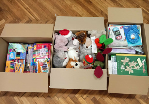 Pakowanie podarunków.