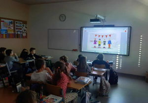 Lekcja online w klasie drugiej.