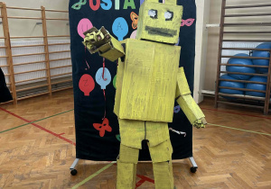 Karnawałowe przebranie robot