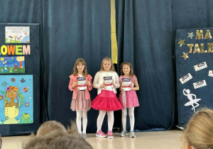 Szkolny pokaz talentów.